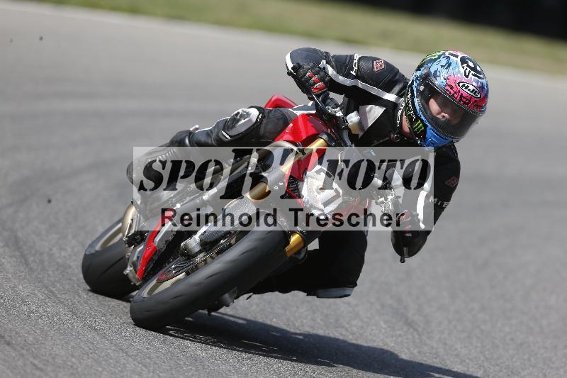 /Archiv-2025/49 26.08.2025 Cornu Master School ADR/blau-bleu/51